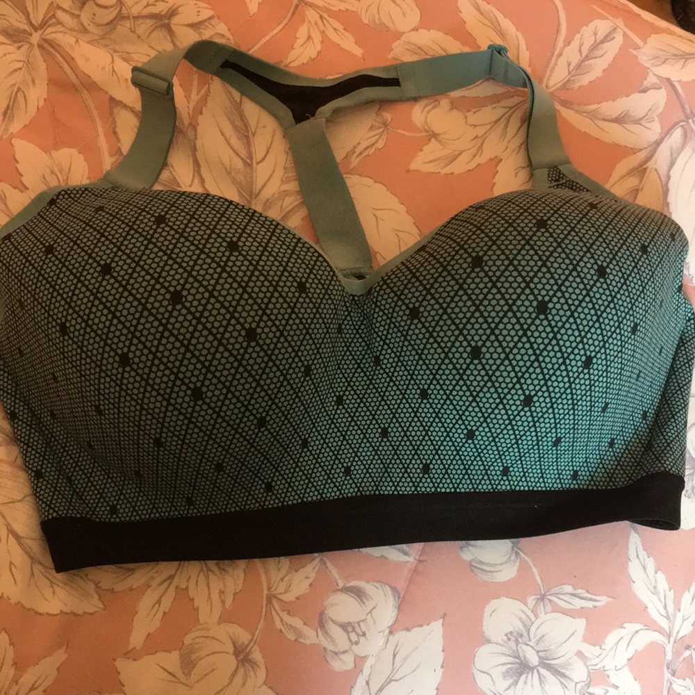 Victoria Sport sports bra